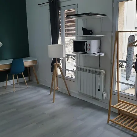 Flexliving - - Auriol 公寓 *